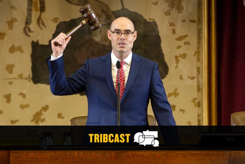 House Speaker Dennis Bonnen adjourns sine die from the dais on May 27, 2019.